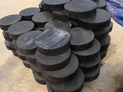 瓦房店板式橡胶支座由若干层橡胶片与薄钢板经加压硫化